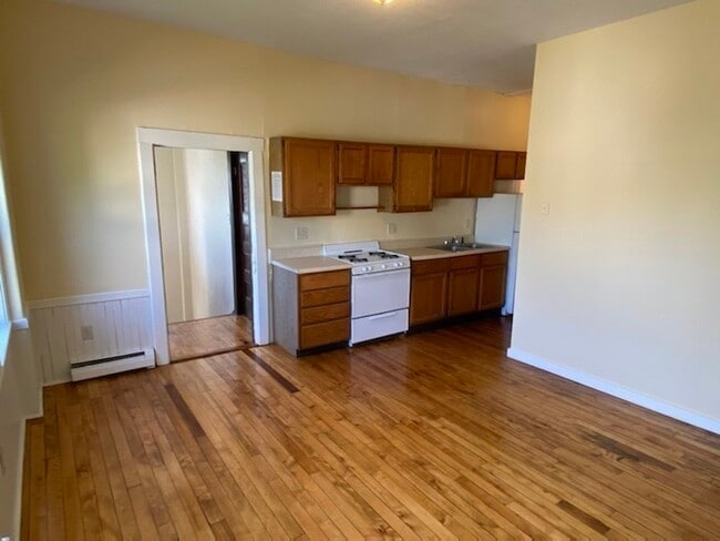 Photo - 79 Hawley St Unit C