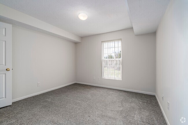 Cathedral Level - 2BR, 2BA - 1,000SF - Bedroom