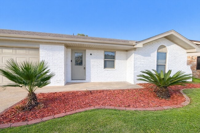 Building Photo - 2714 33rd Ave N