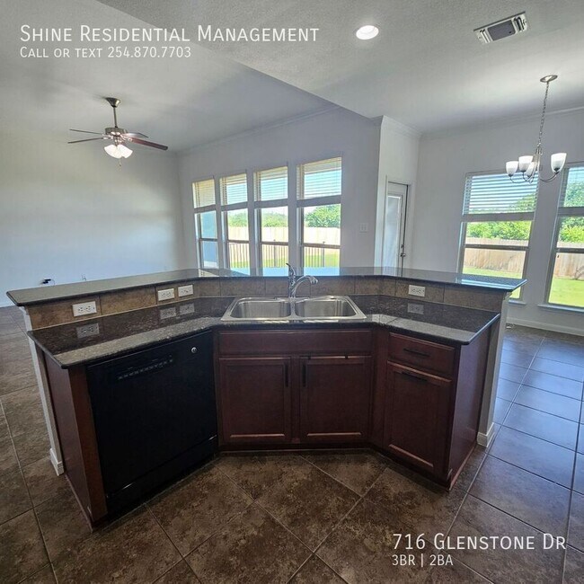Photo - 716 Glenstone Dr