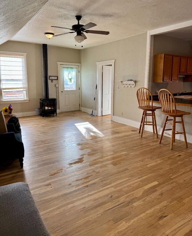 Photo - 107 E Bridge Ave