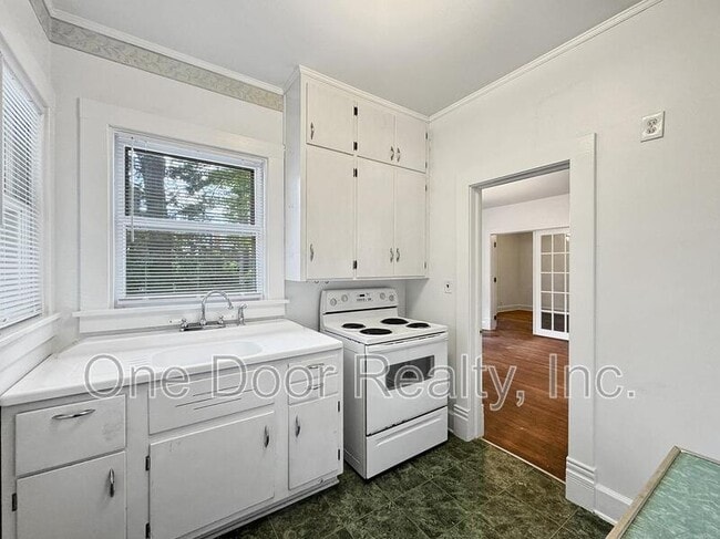 Photo - 727 Richmond Rd