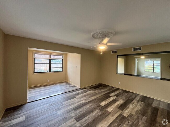 Building Photo - 1608 S 19th Ave Unit House - Main