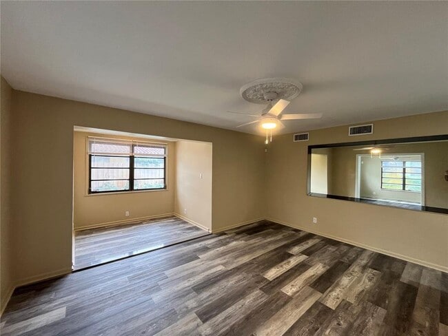 Photo - 1608 S 19th Ave Unit House - Main