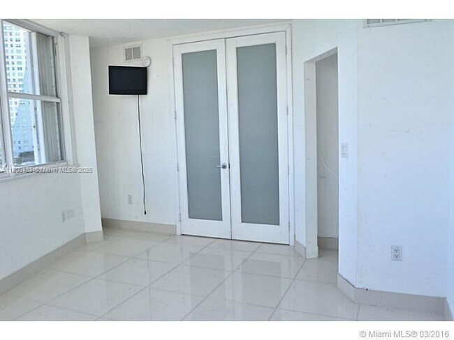 Photo - 905 Brickell Bay Dr Unit 1030
