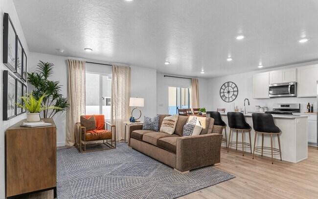 Photo - 1487 E 690 N