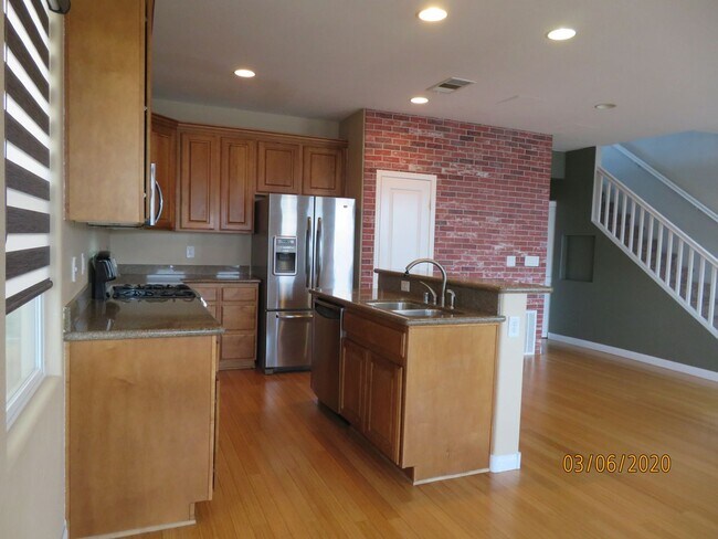 Photo - CLEAN AND READY TO MOVE IN