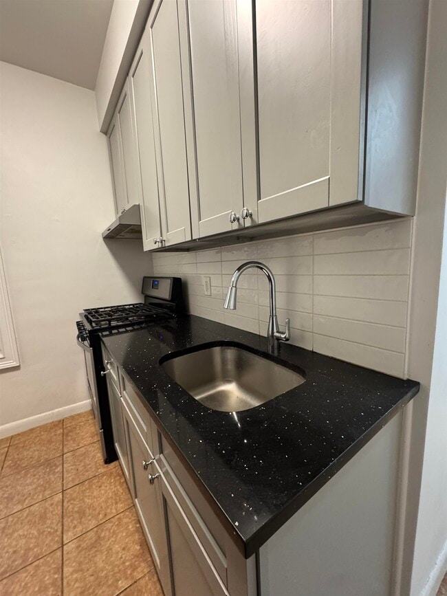 Photo - 55 Corbin Ave Unidad 5