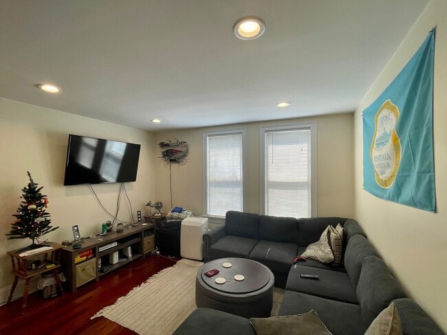 Photo - 145 L St Unit 3