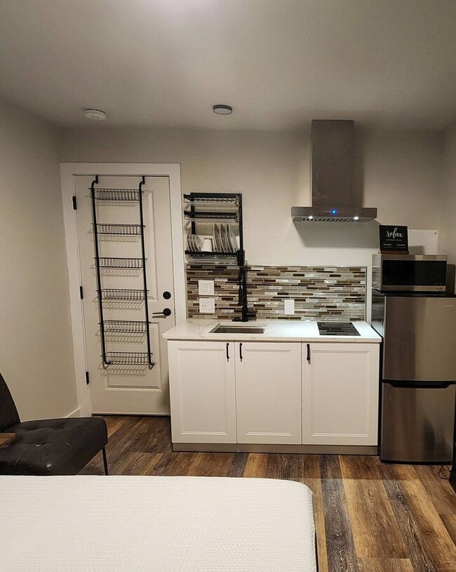 Photo - Fully Furnished Studio New in Silverdale W...