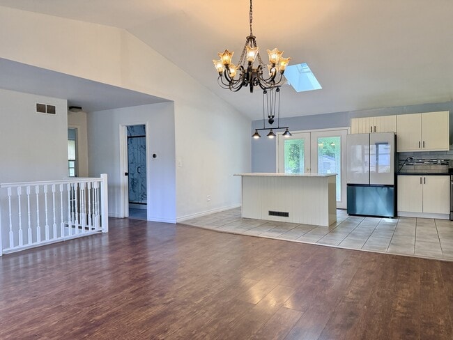 Photo - 135 Pembroke Rd SW