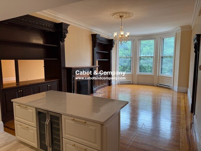 Building Photo - 246 Commonwealth Ave Unit 3A Rental