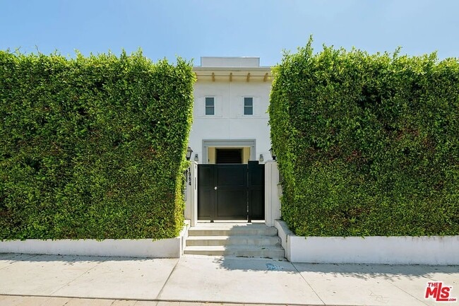 1962 Argyle Ave