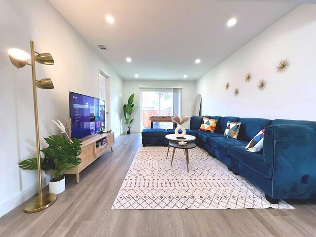 Building Photo - 4240 Camden Ave Unit ID1310554P Rental
