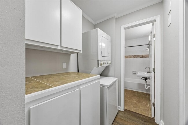 Photo - 1223 W 25th St Unit 3