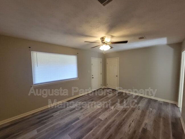 Photo - 225 Pecan Dr