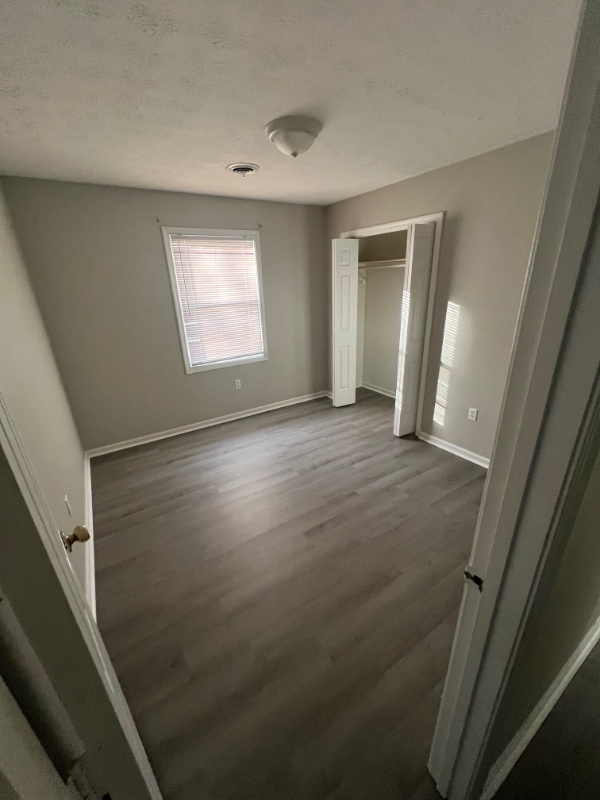 Photo - 107 Molloy Ct