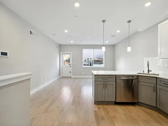 Photo - 2011 N Randolph St Unidad 10