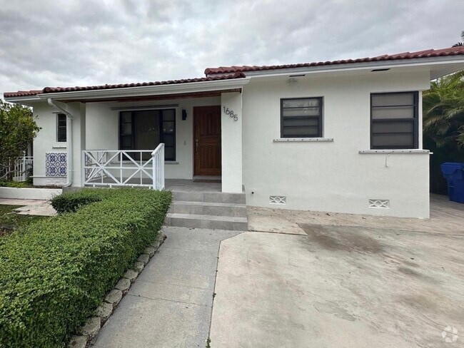 Building Photo - 1685 SW 15th St Rental