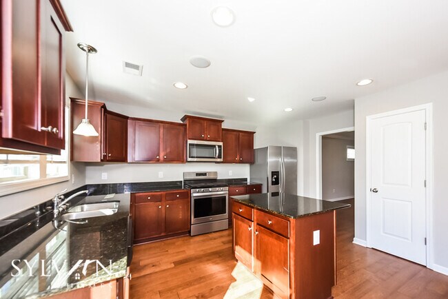 3037 Gedney Cir