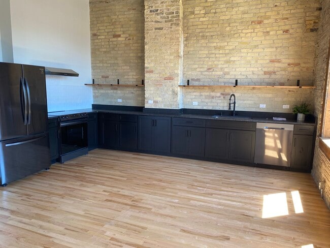 Kitchen - 403 Main St Unit 3A