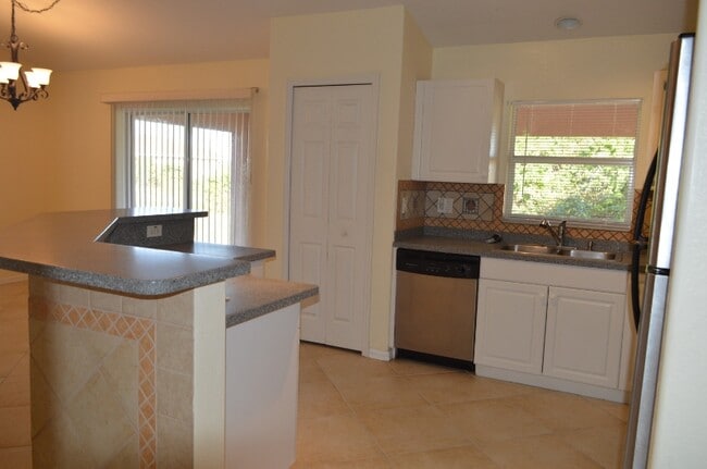 Photo - 3200 36th St SW