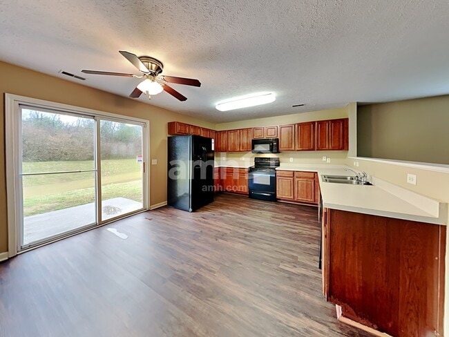 Photo - 3136 Hidden Creek Dr