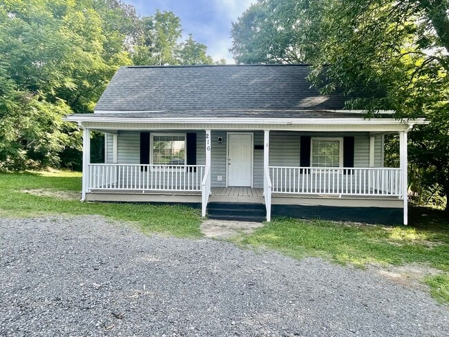 Building Photo - Charming Updated 3BR/2BA Home in Bessemer City