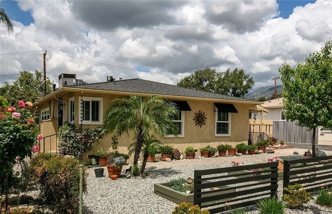 Building Photo - 909 N Santa Anita Ave Unit Main