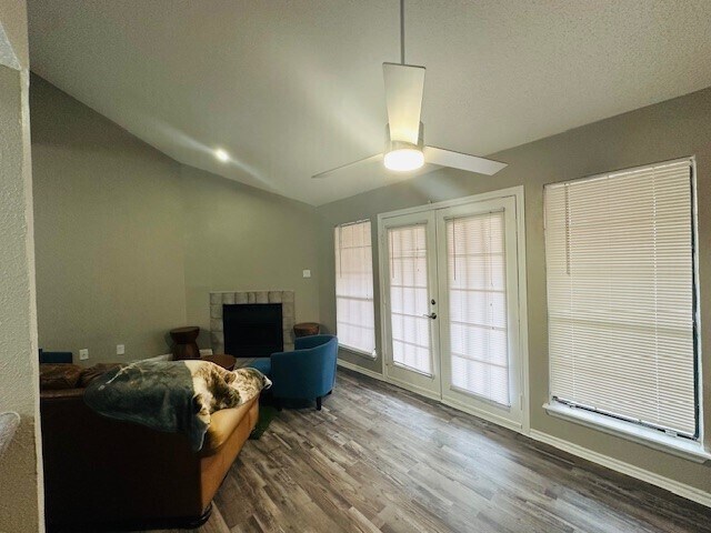 Photo - 3934 Wymess Dr