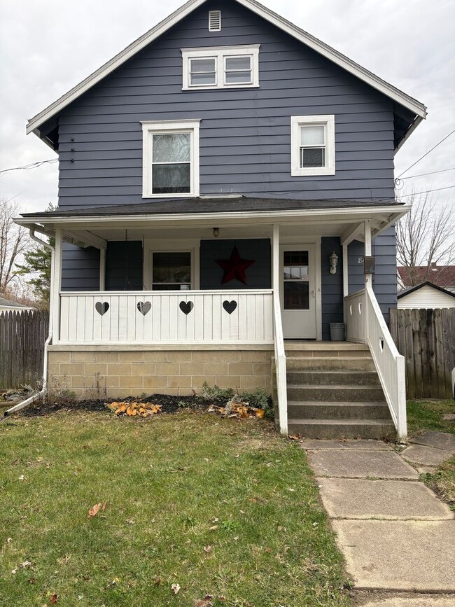 Building Photo - 3 bedroom/1 bath house for rent