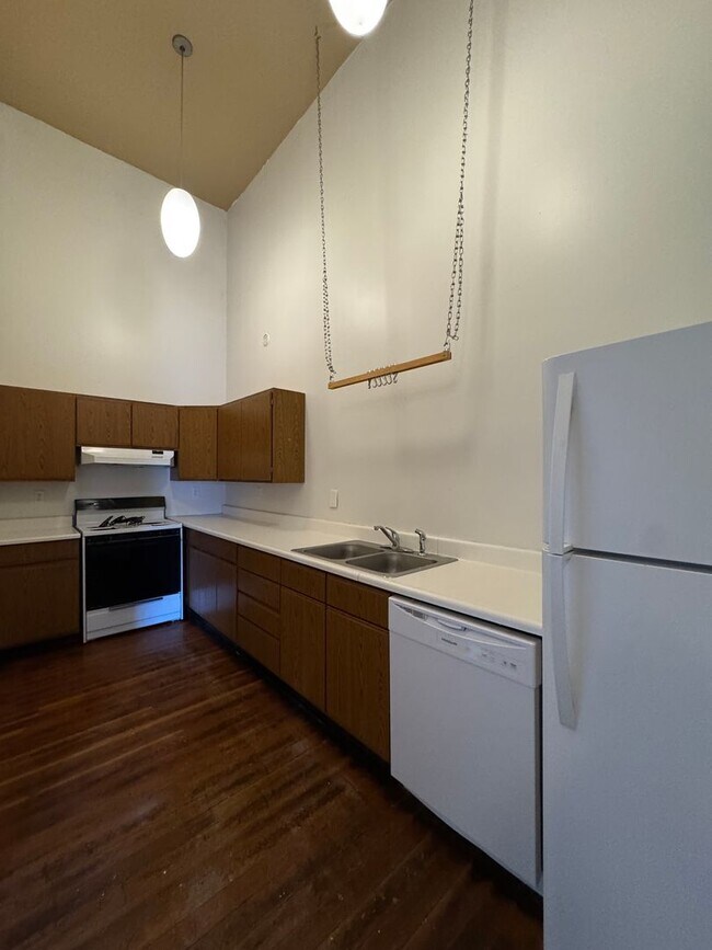 Photo - 314 N Main St Unit E