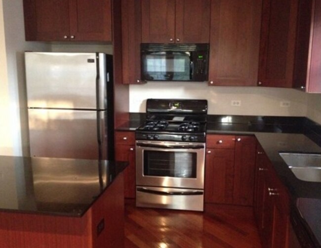 Photo - 3112 N Racine Ave Apartments