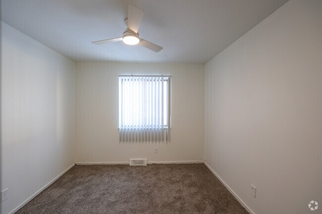 2BR, 1BA - 1030SF - Bedroom