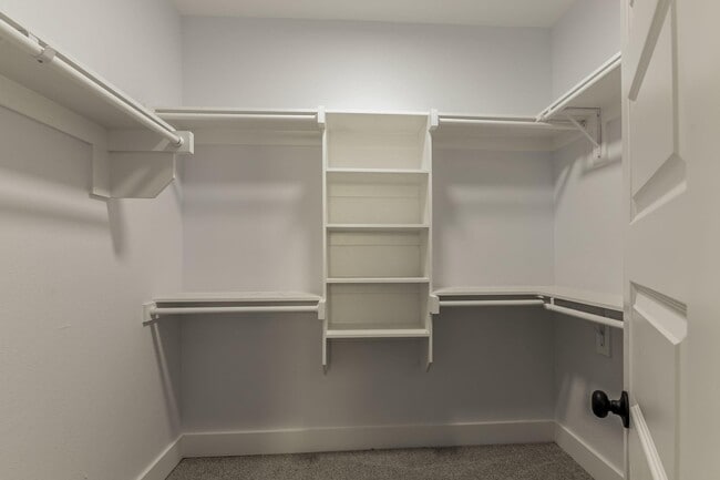 Photo - 770 Elwayne Ave