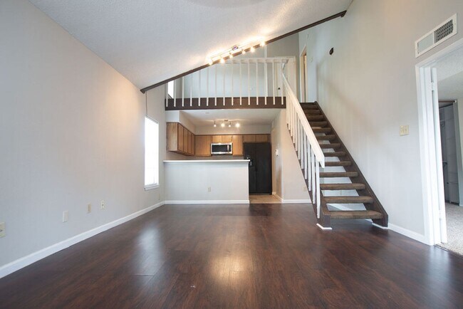 Photo - Beautiful 2 Bedroom, 2 Bath Townhome in Ga...