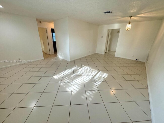 Photo - 61 SW 34th Ave