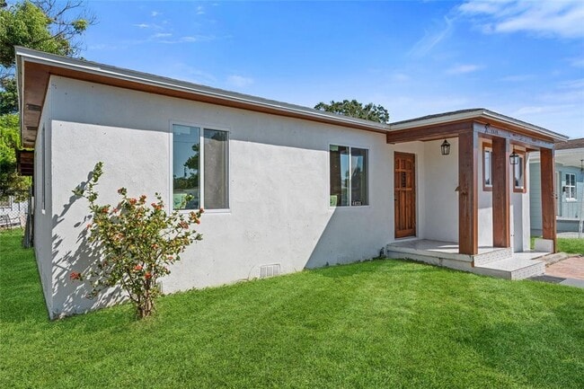 Building Photo - 4635 22nd Ave N