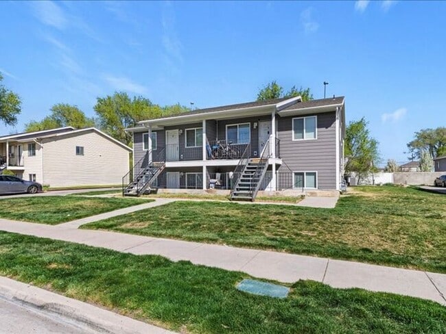 Photo - West Valley Clean & Affordable 2 bed, 1 bath apt