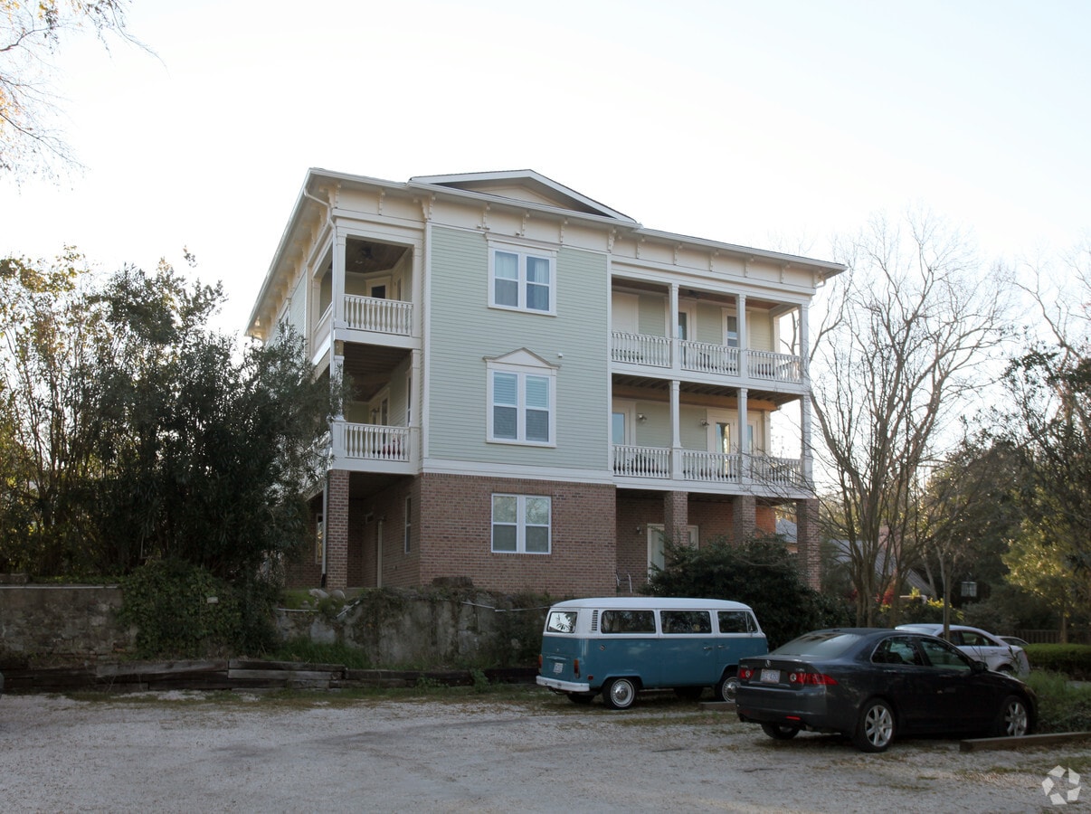 Photo - 213 S Front St Apartments