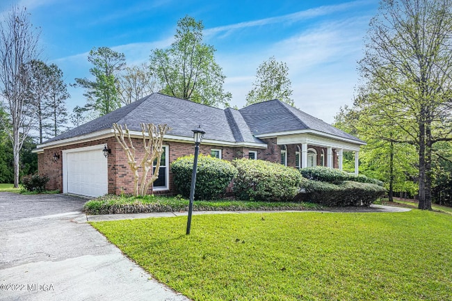 Photo - 205 Saddle Creek Ct