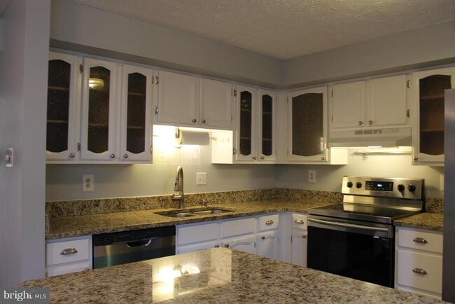 Building Photo - 6821 Montivideo Square Ct