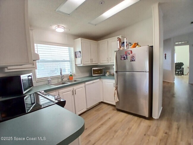 Photo - 4619 Goldfinch Ln