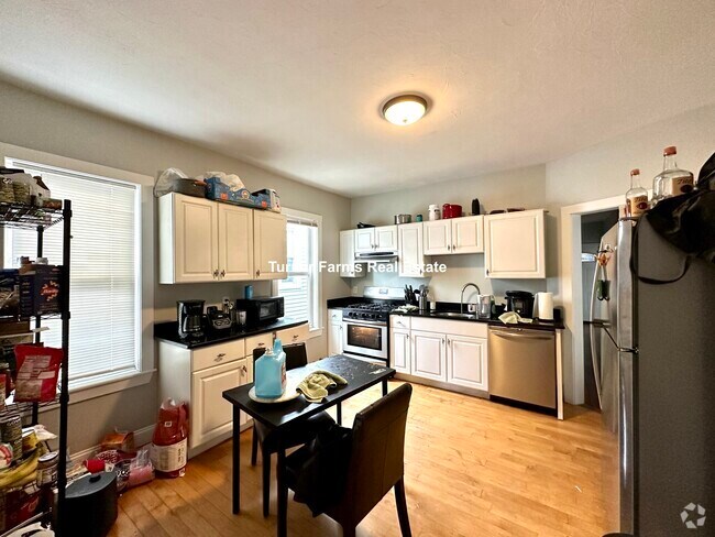 Building Photo - 1085 Dorchester Ave Unit 3 Rental