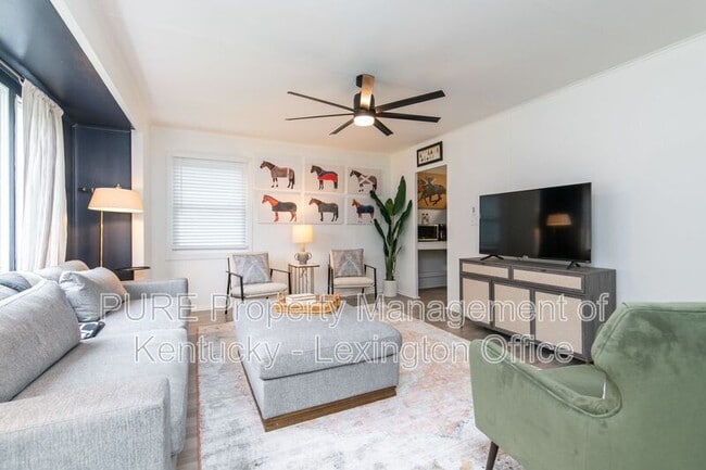 Photo - 321 Mockingbird Ln