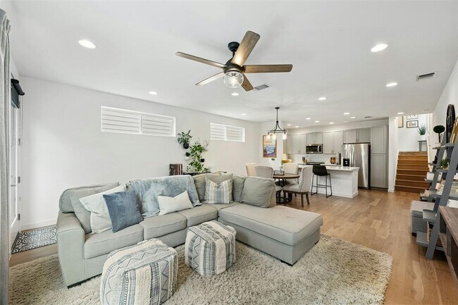 Photo - 3115 Aldwyche Dr