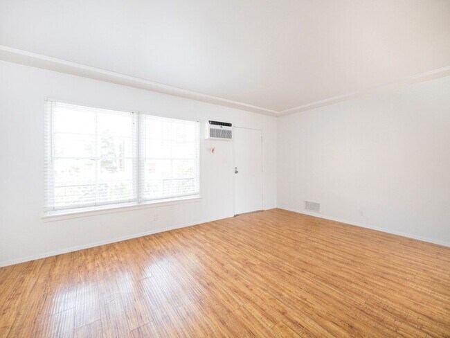 Photo - 1801 N. Garfield Pl