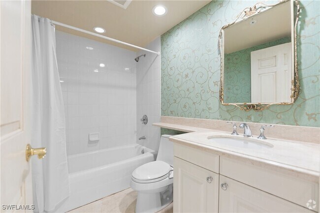 Building Photo - 8473 Bay Colony Dr Unit 801 Rental