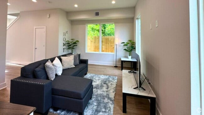 Building Photo - 835 Dorchester St Unit ID1227053P Rental