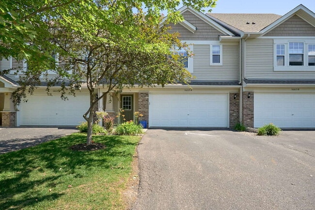 Building Photo - Spacious 4-Bedroom, 4 Bathroom Plymouth Townhouse with Cozy Fireplace - 2510 Sq Ft of Comfort!